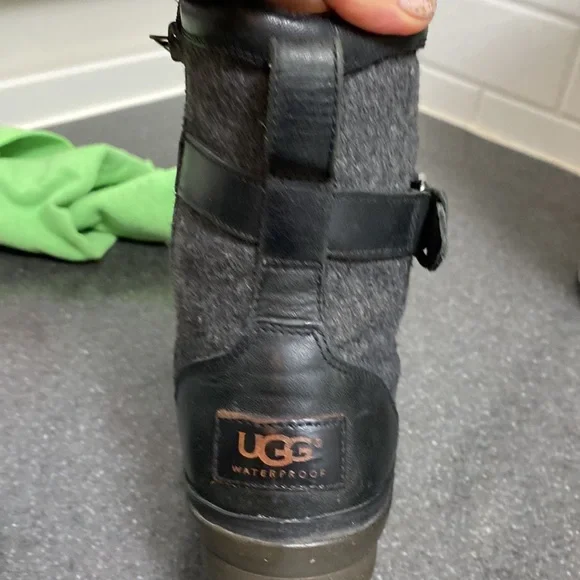UGG WATERPROOF Fall / Winter Boot - Picture 10 of 12